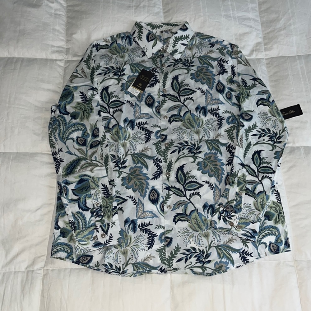 NWT Tasso Elba Button down Beautiful Greens, Blues & a touch of Taupe!! XL